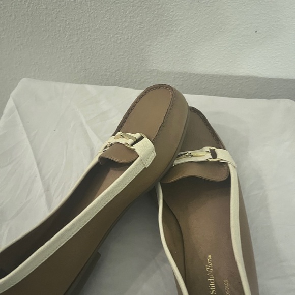 Stylish   M2  Stitch & Turn LoafersTan and White - Picture 14 of 14